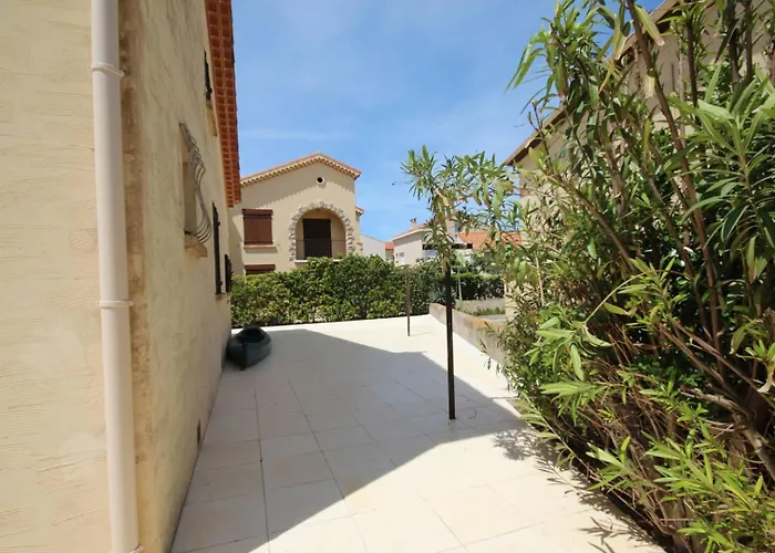 Belle Maison De Proche Du Centre Et Des Plages, 8 Couchages, Vue Mer, 80m De La De Lxrm21 Villa